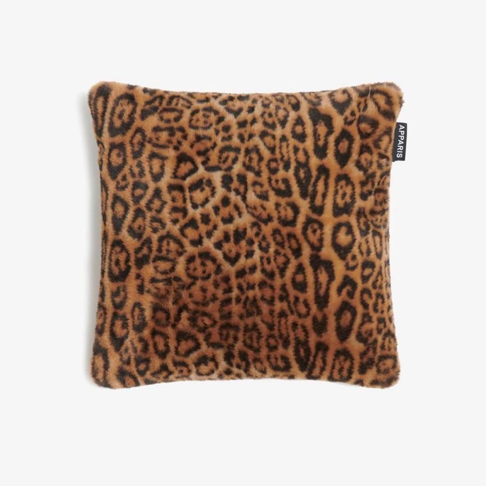 2 Apparis Leopard Print Square Pillow